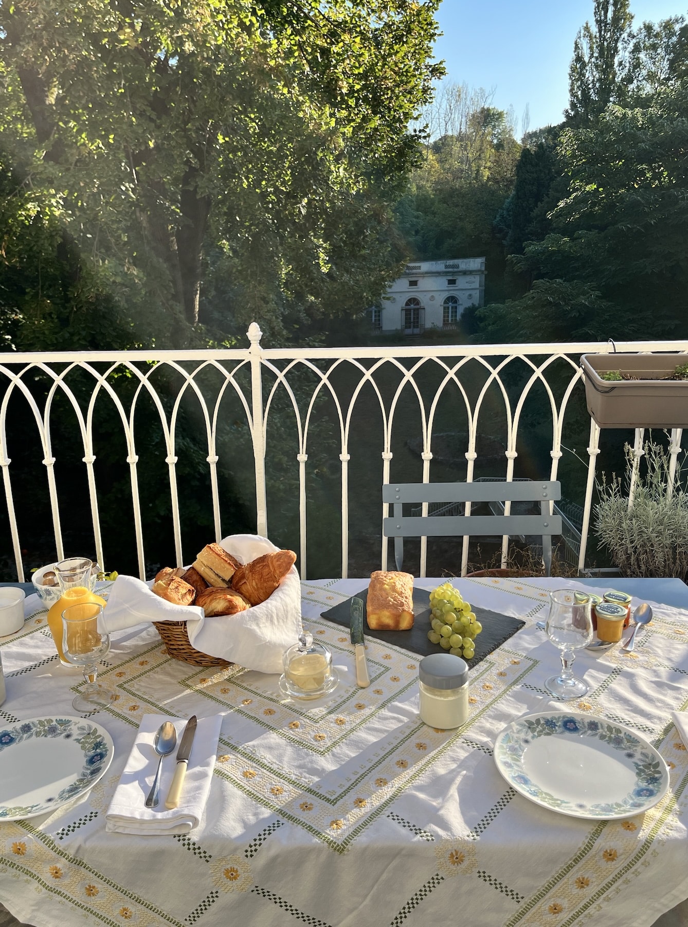 bfast terrace